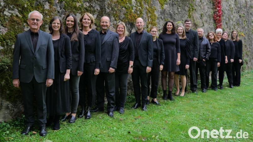 Das Vokalensemble Auftakt singt ein Programm über Tod und Teufel. Bild: Matthias Märkl/exb