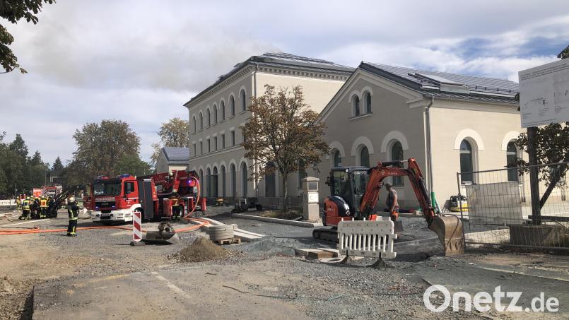 Das Feuer im Dachstuhl des Bahnhofs in Wiesau am 9. September war ein Rückschlag, von dem man sich in Wiesau inzwischen erholt hat. Archivbild: wro