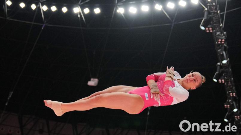 Karina Schönmaier patzte an den letzten beiden Gräten. Bild: Dita Alangkara/AP/dpa