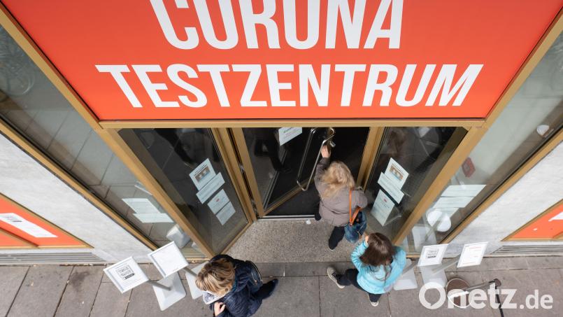 Corona beschäftigt immer noch die Gerichte. In Regensburg ging es zuletzt um die Abrechnung eines Corona-Testzentrum-Betreibers. Symbolbild: Sebastian Kahnert/dpa