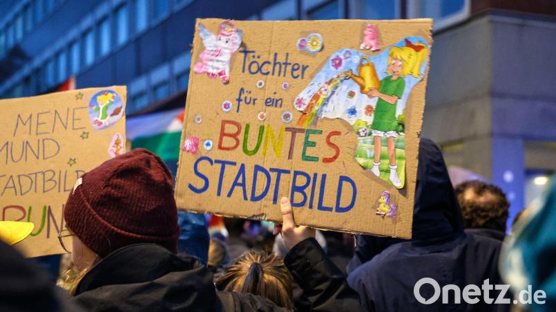 Recht gaben dem Kanzler deutlich mehr Ältere als Jüngere. Bild: Alex Talash/dpa