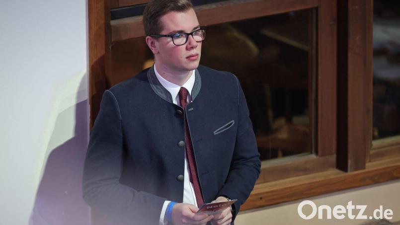 Der umstrittene Landtagsabgeordnete Daniel Halemba geht im Kommunalwahlkampf für die AfD als Spitzenkandidat in Würzburg ins Rennen (Archivbild). Bild: Daniel Löb/dpa