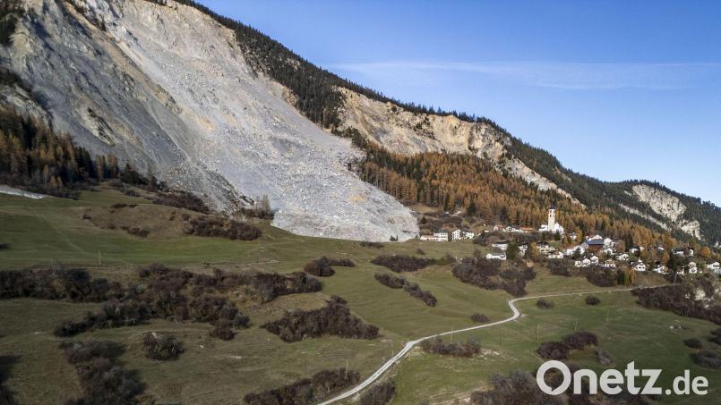 Nur noch 30 von 90 Einwohnern halten an ihrem Dorf Brienz fest. (Archivbild) Bild: Til Buergy/KEYSTONE/dpa