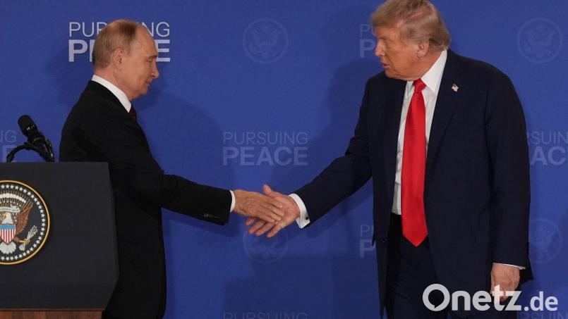 Erst wenn er sich eines Deals sicher sein kann, möchte Trump nach eigenen Angaben Putin erneut treffen. (Archivbild) Bild: Jae C. Hong/AP/dpa