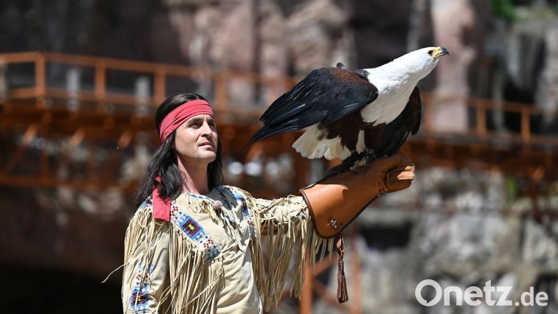 In der Saison 2026 wird Alexander Klaws zum sechsten Mal den Apachenhäuptling Winnetou bei den Karl-May-Spielen in Bad Segeberg spielen. (Archivbild) Bild: David Hammersen/dpa