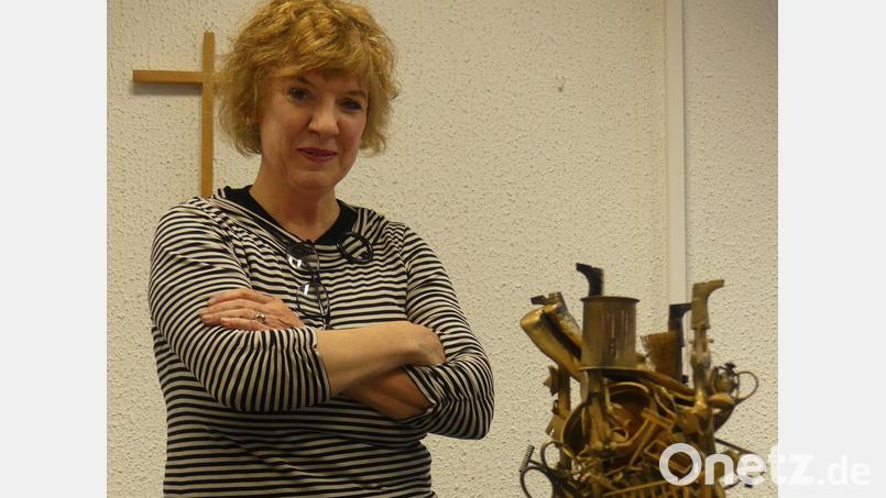 Mit dem Muster eines Brunnenobjekts stellte Susanne Neumann am 14. Oktober 2024 ihr Vorhaben zur "Fontana del Popolo" vor Bild: rn