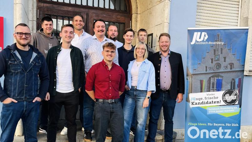 Die JU-Kandidaten für die Kommunalwahl 2026 mit dem CSU-Ortsvorsitzenden Patrick Fröhlich (links) sowie JU-Kreisvorsitzendem Henner Wasmuth (rechts). Bild: Antonia Herbst