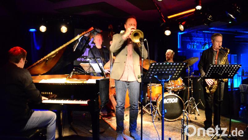 Das Peter-Protschka-Quintett auf der Jazz-Bühne. Bild: Kunz