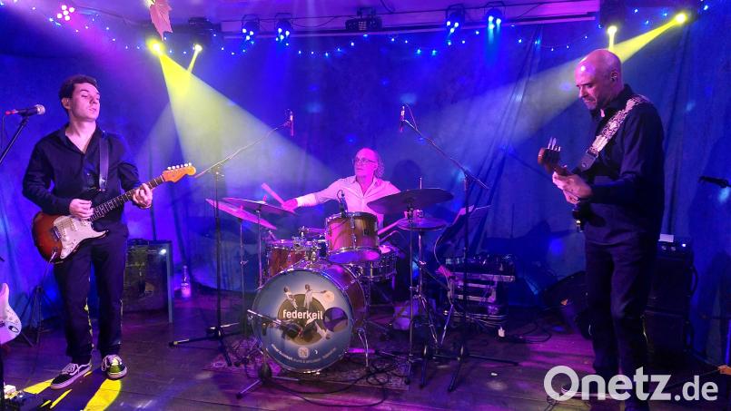 "LUKE" erobern die "Live Stage". Bild: Kunz