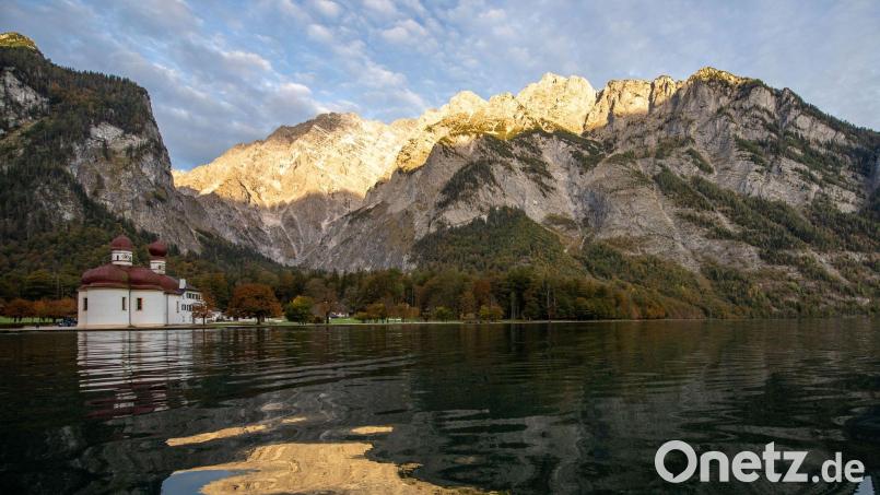 Die Hütte am Watzmann bietet Schutz bei schlechtem Wetter und kann als Unterstand Leben retten. (Archivbild) Bild: Lino Mirgeler/dpa