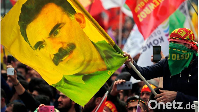 Öcalan hatt die PKK im Februar zur Auflösung aufgerufen. (Archivbild) Bild: Lefteris Pitarakis/AP/dpa