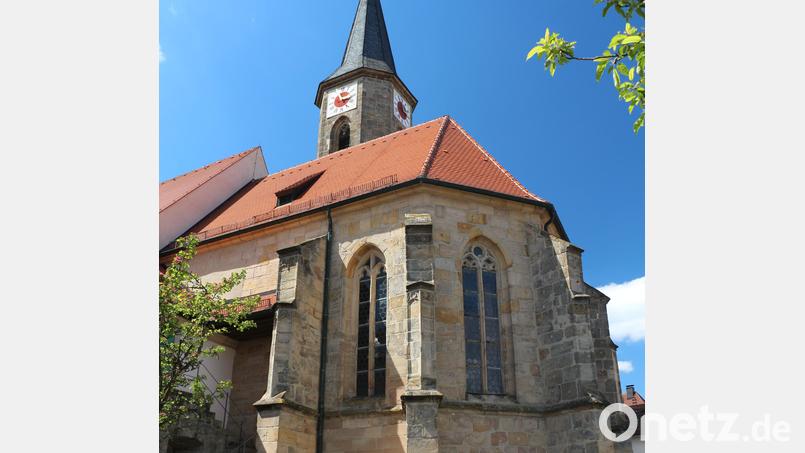 Die evangelische Kirchengemeinde in Neustadt am Kulm testet ein neues Teilzeit-Modell. Pfarrer Hartmut Klausfelder gibt dazu ein Viertel seiner Stelle an eine Kollegin ab. Bild: rpp