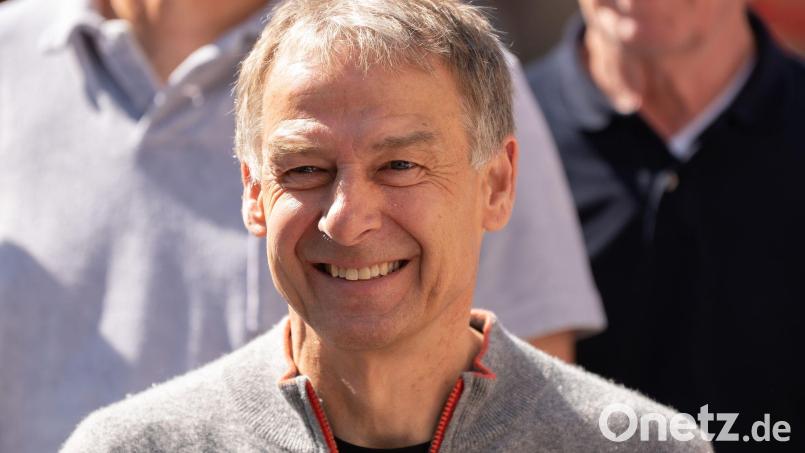 Ex-Bundestrainer Jürgen Klinsmann wird mit dem vakanten Nationaltrainer-Posten in Tschechien in Verbindung gebracht. (Archivbild) Bild: Silas Stein/dpa