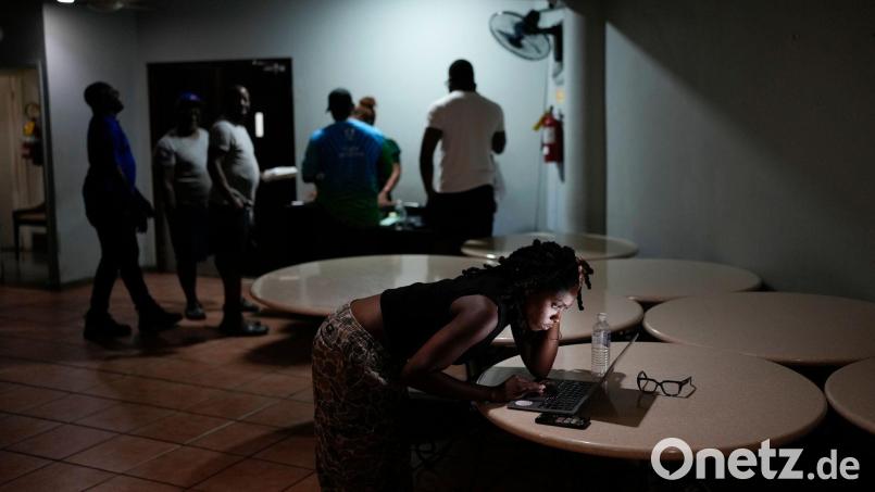 Die Menschen auf Jamaika rüsten sich für die Ankunft von Hurrikan „Melissa“. Bild: Matias Delacroix/AP/dpa