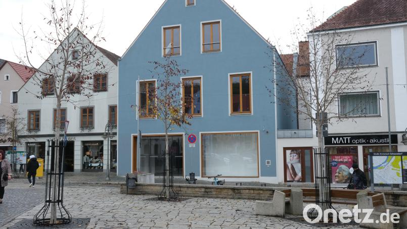 Die Zahl der Leerstände in der Schwandorfer Innenstadt wächst. Das Problem war Thema in einer aktuellen Stunde des Stadtrates. Bild: Hirsch