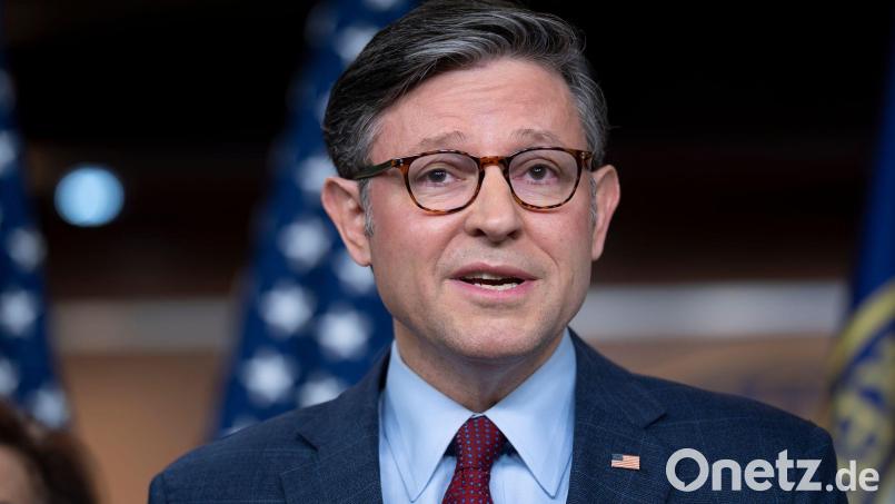 Der republikanische Vorsitzende des Repräsentantenhauses, Mike Johnson, rechnet nicht mit einer dritten Amtszeit Trumps. (Archivfoto) Bild: J. Scott Applewhite/AP/dpa