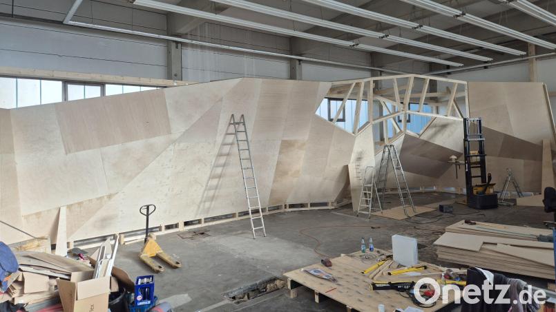 Im Amberger Milchhofviertel entsteht eine große Boulderhalle. Verantwortlich für das Projekt ist Chris Schubert. Bild: Chris Schubert