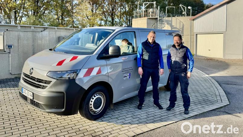 Tobias Hoferer (links) unterstützt jetzt Christian Barth auf der Verbandskläranlage in Wölsendorf. Bild: Tobias Reitmeier