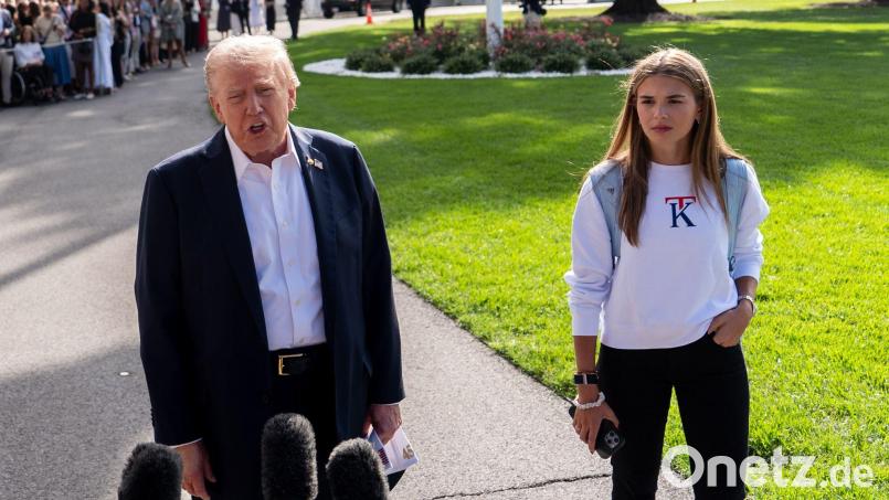 Kai Trump (l.) gibt ihr Debüt auf der LPGA Tour. (Archivbild) Bild: Julia Demaree Nikhinson/AP/dpa