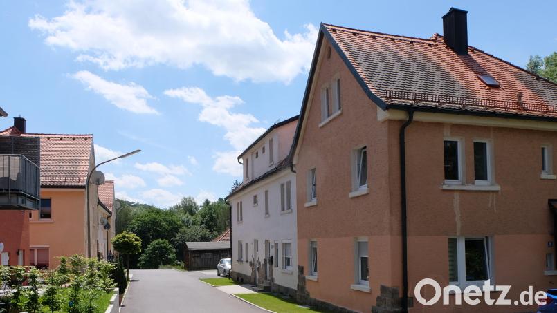 Abgeschlossen sind die letzten größeren Modernisierungs- und Instandhaltungen in den Mietwohnungen der Baugenossenschaft „Eigenheim“ wie hier im Ortsteil Plankenhammer. Bild: Fred Lehner