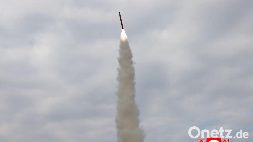 Kurz vor dem Trump-Besuch in Südkorea testet Nordkorea mehrere Marschflugkörper. Bild: Uncredited/KCNA via YNA/dpa