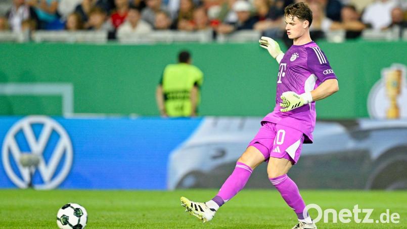 Bei der Rückkehr in seine Fußball-Heimat wieder im Tor des FC Bayern: Jonas Urbig. (Archivbild) Bild: Uwe Anspach/dpa