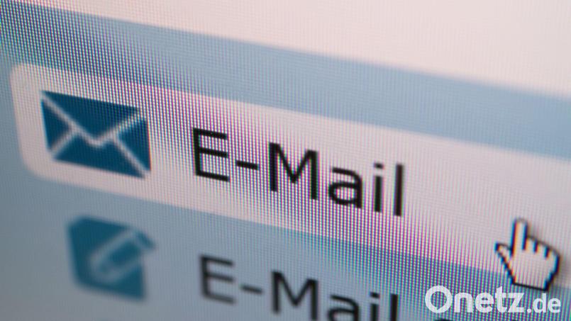 Die Stadt Eschenbach warnt derzeit von betrügerischen E-Mails an Unternehmen. Symbolbild: Andrea Warnecke/dpa