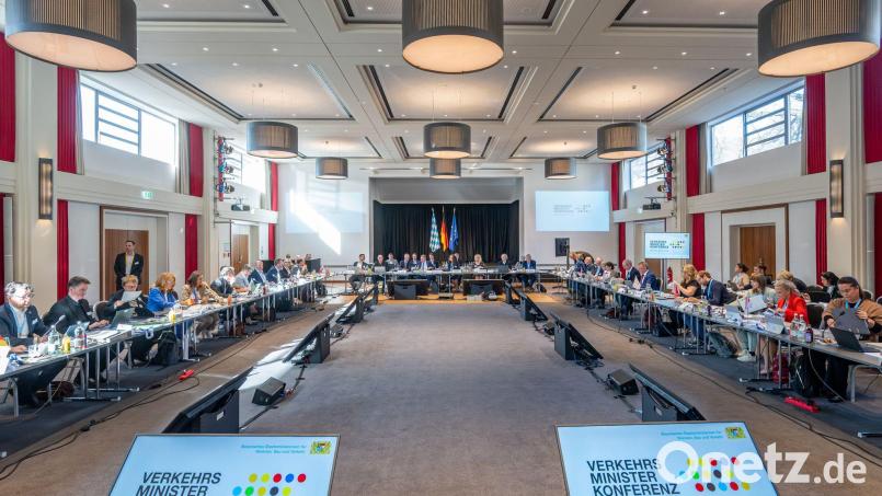 Mitte Oktober hatte Schnieder Eckpunkte zur Novelle des Führerscheins vorgelegt, diese zielt auf Vereinfachungen und mehr digitale Lösungen ab. Bild: Armin Weigel/dpa