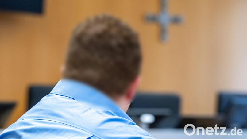 Mit Desinfektionsmittel als Brandbeschleuniger zündete ein 33-Jähriger in Landshut nach Überzeugung der Richter die Haare seiner pflegebedürftigen Großmutter an. Die Seniorin erlag knapp vier Wochen nach der Tat ihren Verletzungen. Jetzt ist der Mann verurteilt worden. Bild: Armin Weigel/dpa