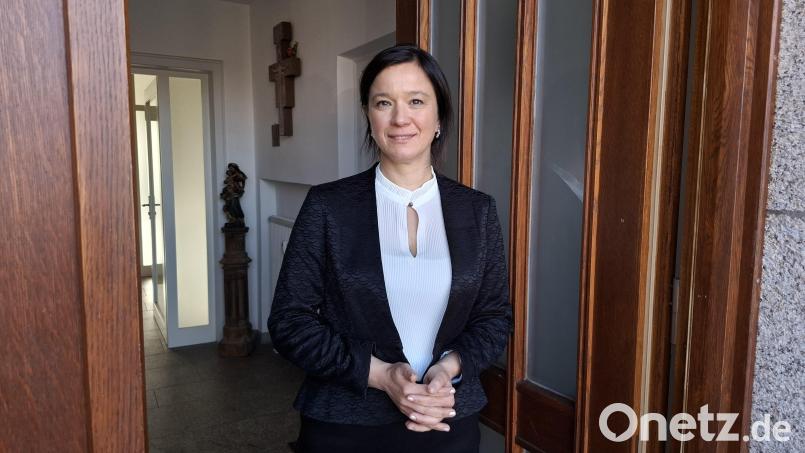 Hereinspaziert: Dr. Elisabeth Hammer-Butzkamm hat seit September ein Büro im katholischen Pfarramt in der Erbendorfer Frühmeßgasse. Bild: esc