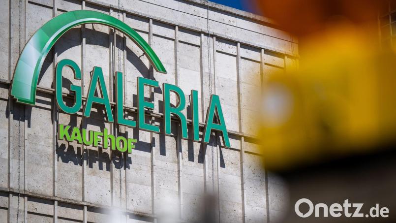 Hinter der Warenhauskette liegen schwierige Jahre. Im Sommer 2024 war das vorerst letzte Insolvenzverfahren aufgehoben worden. Bild: Monika Skolimowska/dpa