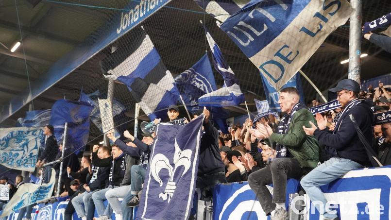 Die Fans stellten in Darmstadt zwischendurch ihre Unterstützung ein. Bild: Marc Schüler/dpa
