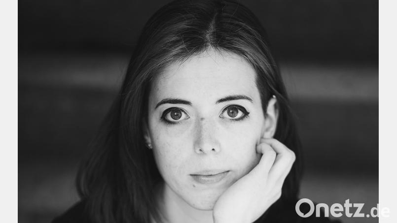 Laura Verdejo, Pianistin und Klavierlehrerin der Kreismusikschule Tirschenreuth. Sie gibt am Sonntag, 19. Oktober, zusammen mit dem ehemaligen Schüler Adnan Baramis im Landratsamt Tirschenreuth ein Konzert. Bild: Katharina Gebauer