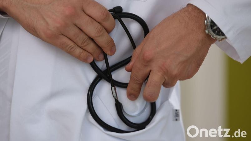 In 28,3 Prozent der im vorigen Jahr überprüften Fälle erlitten die betroffenen Patientinnen und Patienten durch den Behandlungsfehler einen Schaden. (Symbolbild) Bild: picture alliance / Patrick Seeger/dpa