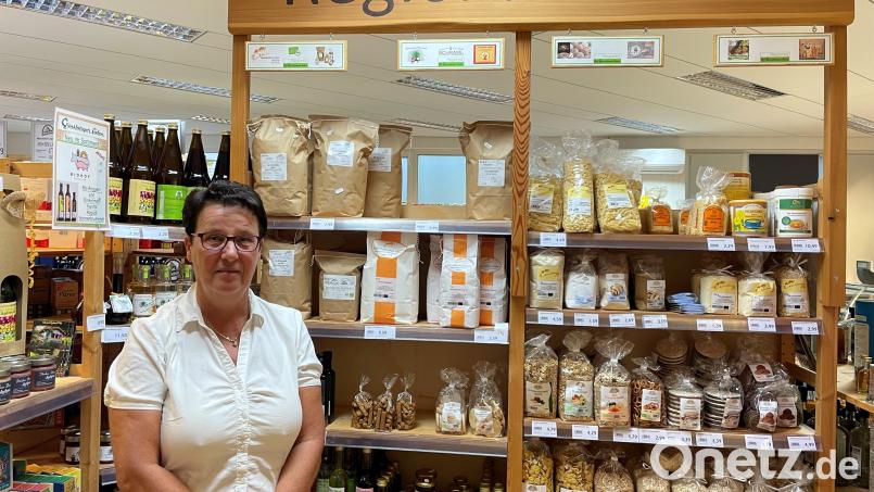 Geschäftsführerin Petra Reil im Gänsbürgerladen in Waldthurn. Bild: Johanna Kopp