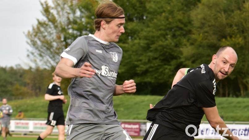 Ob Samuel Hadasch (links) nach seiner Roten Karte in den Kader zurückkehrt, ist bis dato unklar. Bild: ham