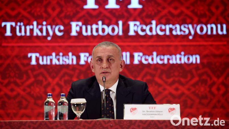 Hat Grund zur Sorge: Ibrahim Haciosmanoglu, Präsident des türkischen Fußballverbands. Bild: Samet Yalcin/DIA Photo/AP/dpa