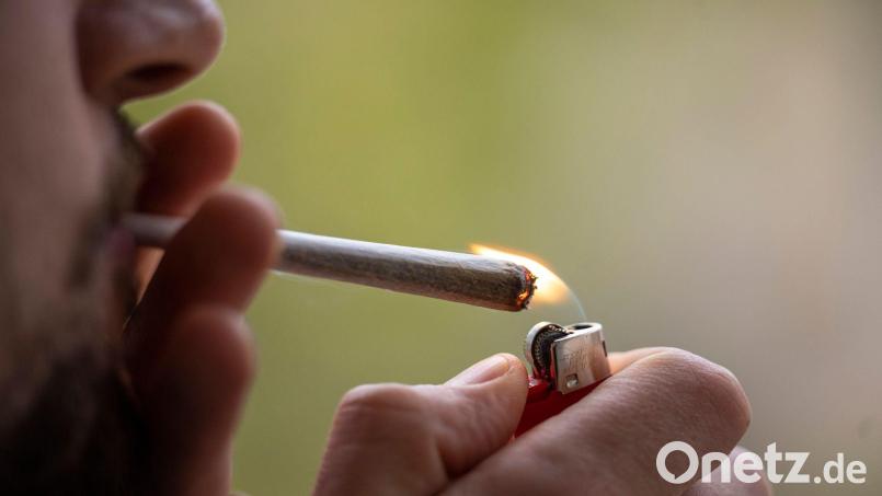 Ein 21-Jähriger ist in Amberg unter Drogeneinfluss erwischt worden. Symbolbild: Hannes P Albert/dpa