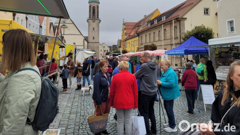 Für den letzten Wochenmarkt in diesem Jahr am 13. November wünscht sich Organisatorin Romina Passon-Pühl eine ähnliche Resonanz wie bei den bisherigen Veranstaltungen. Archivbild: Stadtmarketing Kemnath