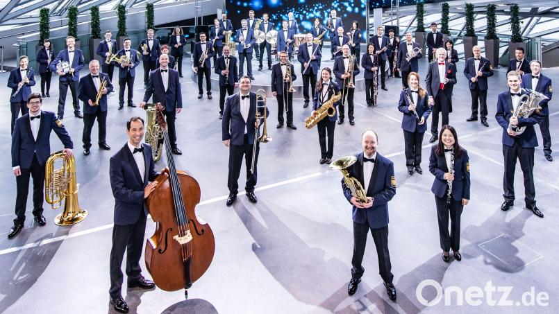 Das Polizeiorchester Bayern spielt zugunsten der Kindertagesstätten St. Georg in Amberg. Bild: Tobias Epp/exb