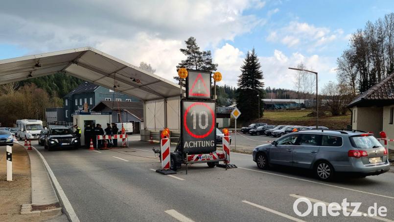 Bei Grenzkontrollen in Waidhaus wurde ein polizeilich gesuchter Mann gestoppt. Symbolbild: scm