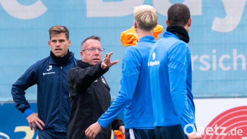 1860-Trainer Markus Kauczinski muss gegen Cottbus auf Abwehrchef Raphael Schifferl verzichten. (Archivfoto) Bild: Peter Kneffel/dpa