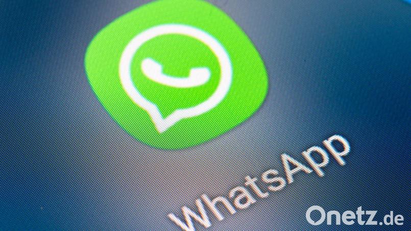 Der führende Messengerdienst Whatsapp spricht sich klar gegen die Einführung einer Chatkontrolle in der EU aus. (Symbolbild) Bild: Fabian Sommer/dpa