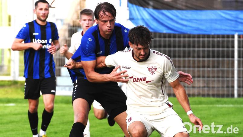 Dauerbrenner Felix Behnke (Zweiter von rechts/Szene aus einem früheren Spiel) mussten gegen Fortuna Regensburg ausgewechselt werden. Bild: Gerhard Büttner