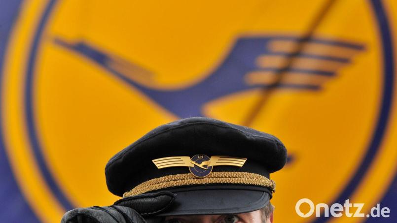 Die Pilotengewerkschaft VC Cockpit will der Lufthansa im Tarifstreit um die Altersversorgung mehr Zeit geben. (Archivbild) Bild: picture alliance / Boris Roessler/dpa