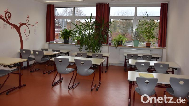 Das bisherige Hausaufgabenzimmer der Mittagsbetreuung ist für die Ganztagsbetreuung zu klein, daher haben die Planer ein Klassenzimmer in die Ganztagsbetreuung integriert - das gefällt allerdings der Rektorin der Grundschule nicht. Bild: fla