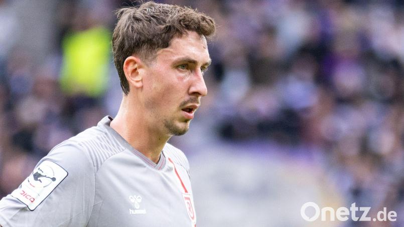 Jahn-Mittelfeldmann Adrian Fein war nach dem 3:4 in Aue frustriert. Bild: Sascha Janne