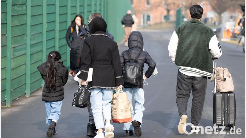 Hauptgrund für die Zuwanderung bleibt OECD-laut Bericht die Zusammenführung von Familien. (Symbolbild) Bild: Boris Roessler/dpa