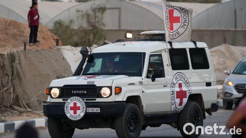 Israel hat die von Hamas übergebenen Geisel-Leichen identifiziert. Bild: Abdel Kareem Hana/AP/dpa