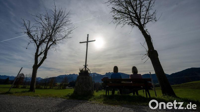 Auf recht viel Sonne können sich die Menschen in Bayern freuen. (Archivbild) Bild: Stefan Puchner/dpa